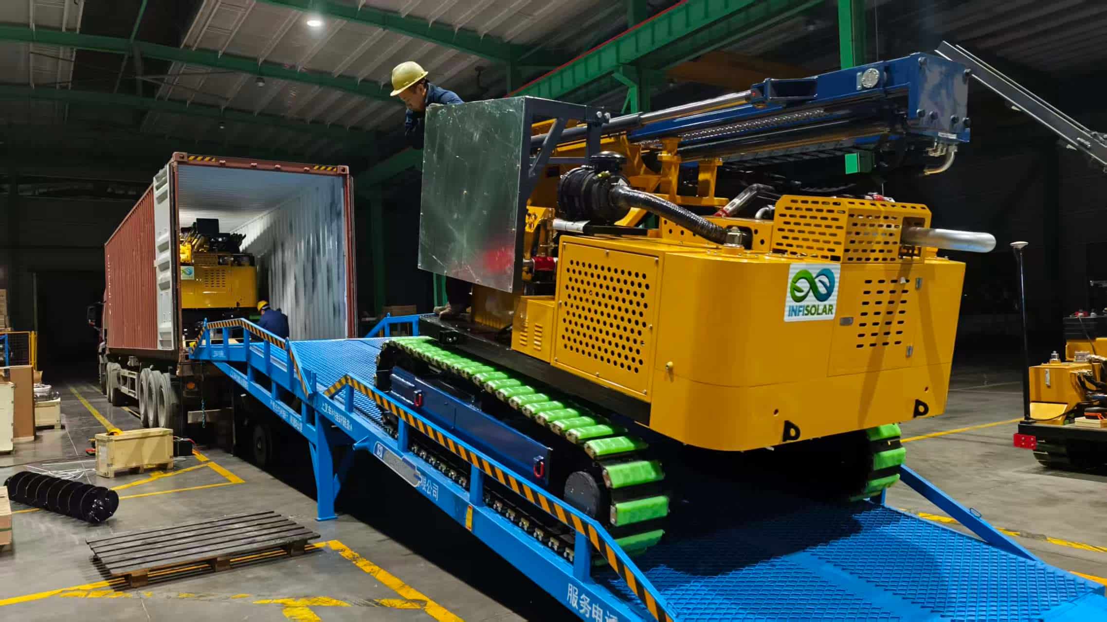 3 máy đóng cọc năng lượng mặt trời thông minh TZ536 tùy chỉnh của TeZhong Machinery được vận chuyển đến Ai Cập, nâng cao hiệu quả của dự án PV