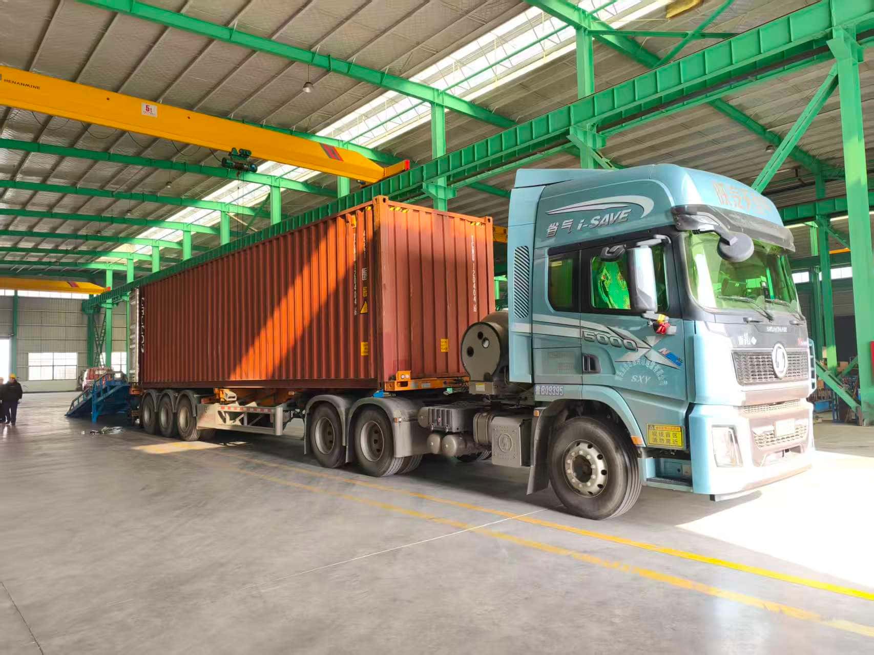 3 Máy đóng cọc lan can đường cao tốc TZ390 được vận chuyển đến Tây Ban Nha, góp phần tăng cường an toàn giao thông đường bộ.