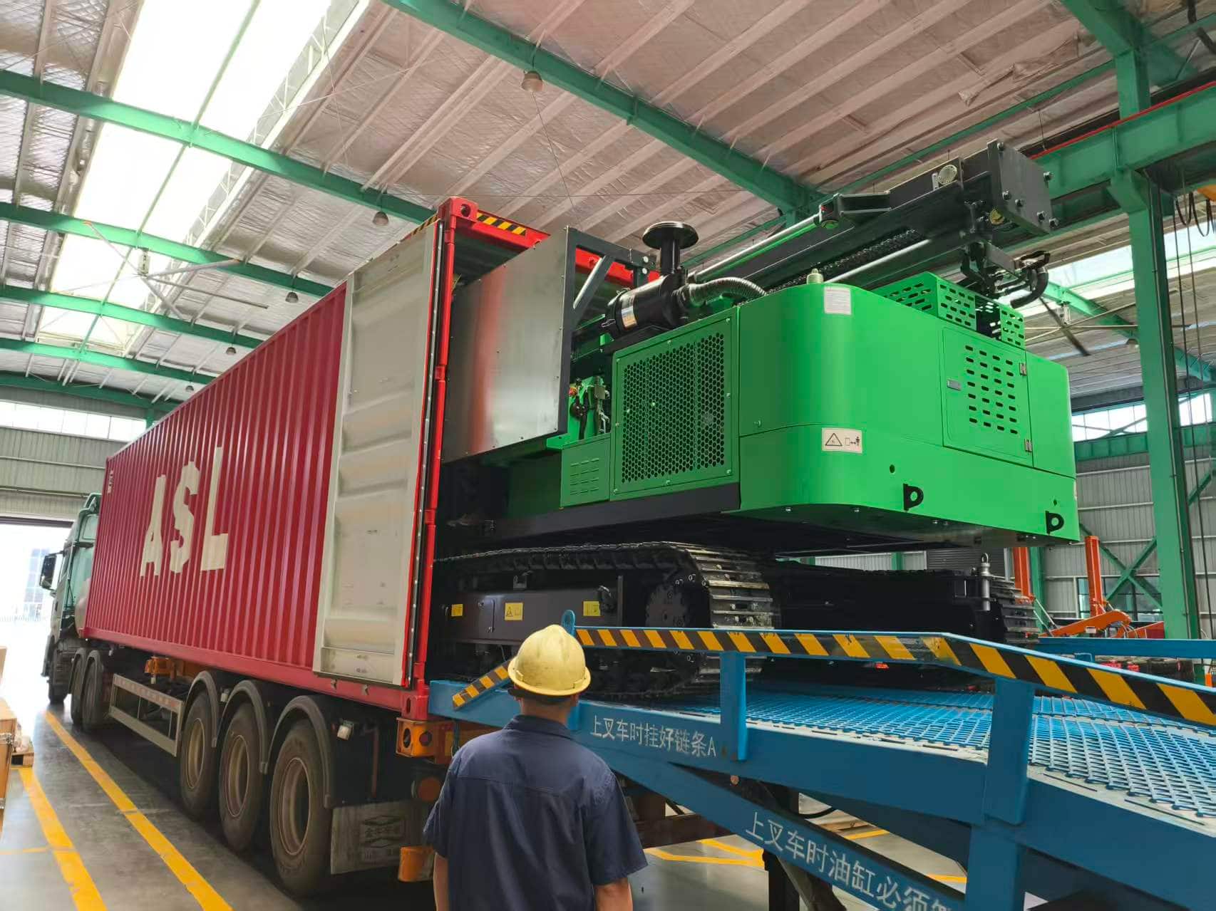Mở rộng toàn cầu & Giao hàng đáng tin cậy | 5 máy đóng cọc năng lượng mặt trời TZ536 được vận chuyển đến Lào vào ngày 7 tháng 5